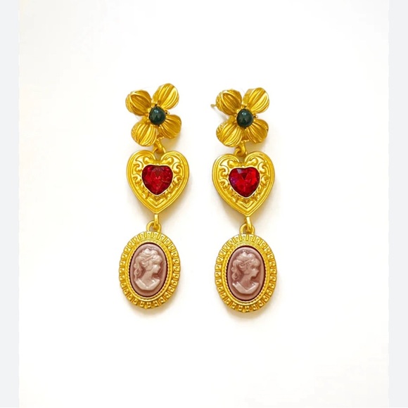 Ego UK Cameo Gold Dangle Earrings And Necklace - Picture 2 of 16